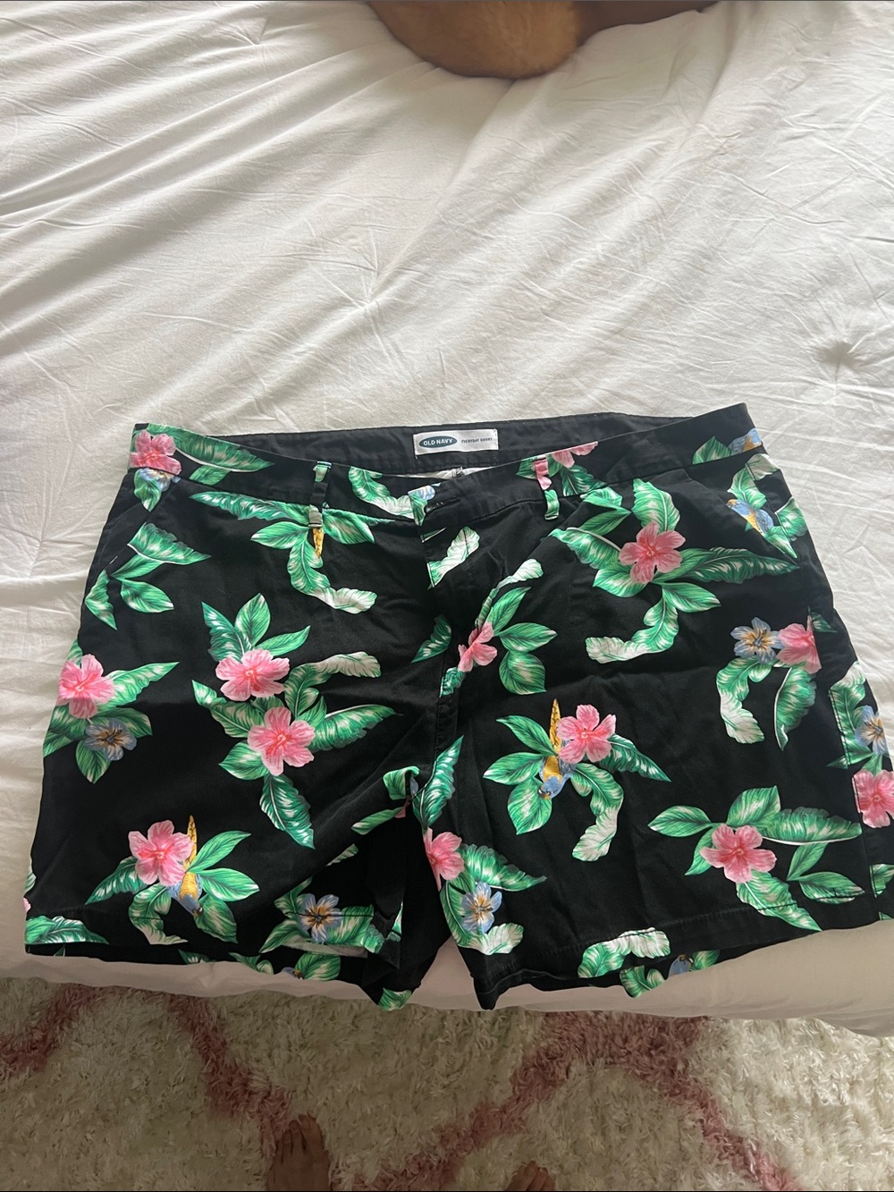 Old Navy Black Floral Print Women’s Shorts